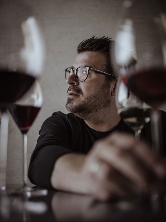 Hannes Reeh with wine glass